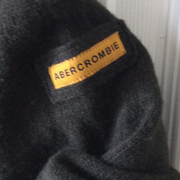 Abercrombie and Fitch Army Green Lambswool Sweater - Picture 2 of 4